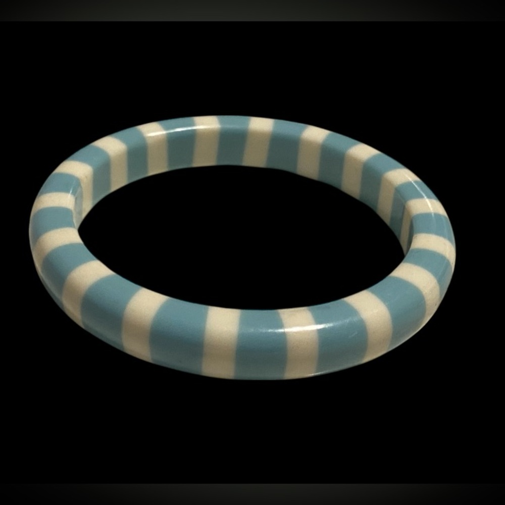 Vintage Striped Plastic Bangle Bracelet #6425 💎